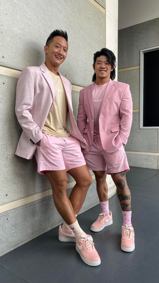 【分享】演員 高英軒 著用 黑禮帽西裝