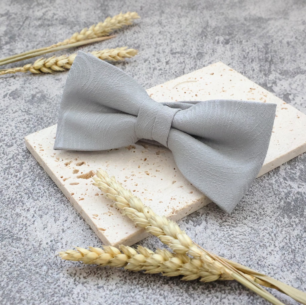 不規則紋淺灰領結-像上帝的指紋般，有著深刻的紋路，看一眼就很難忘記的領結