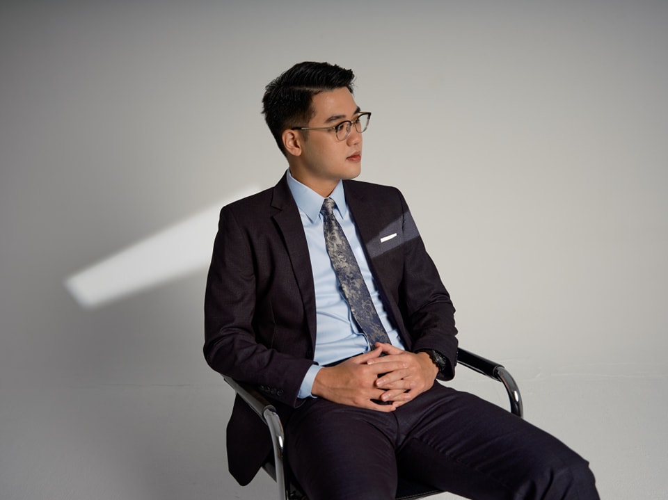 如何穿得專業及得體—專訪金融從業人員沈先生