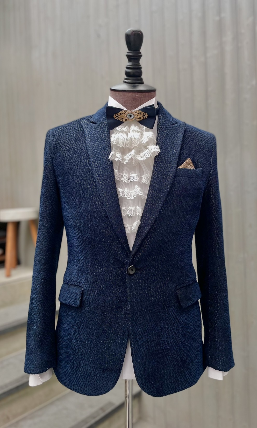 尾牙季節亮眼穿搭，黑禮帽西服讓您低調中展現不凡魅力-搭配師oli