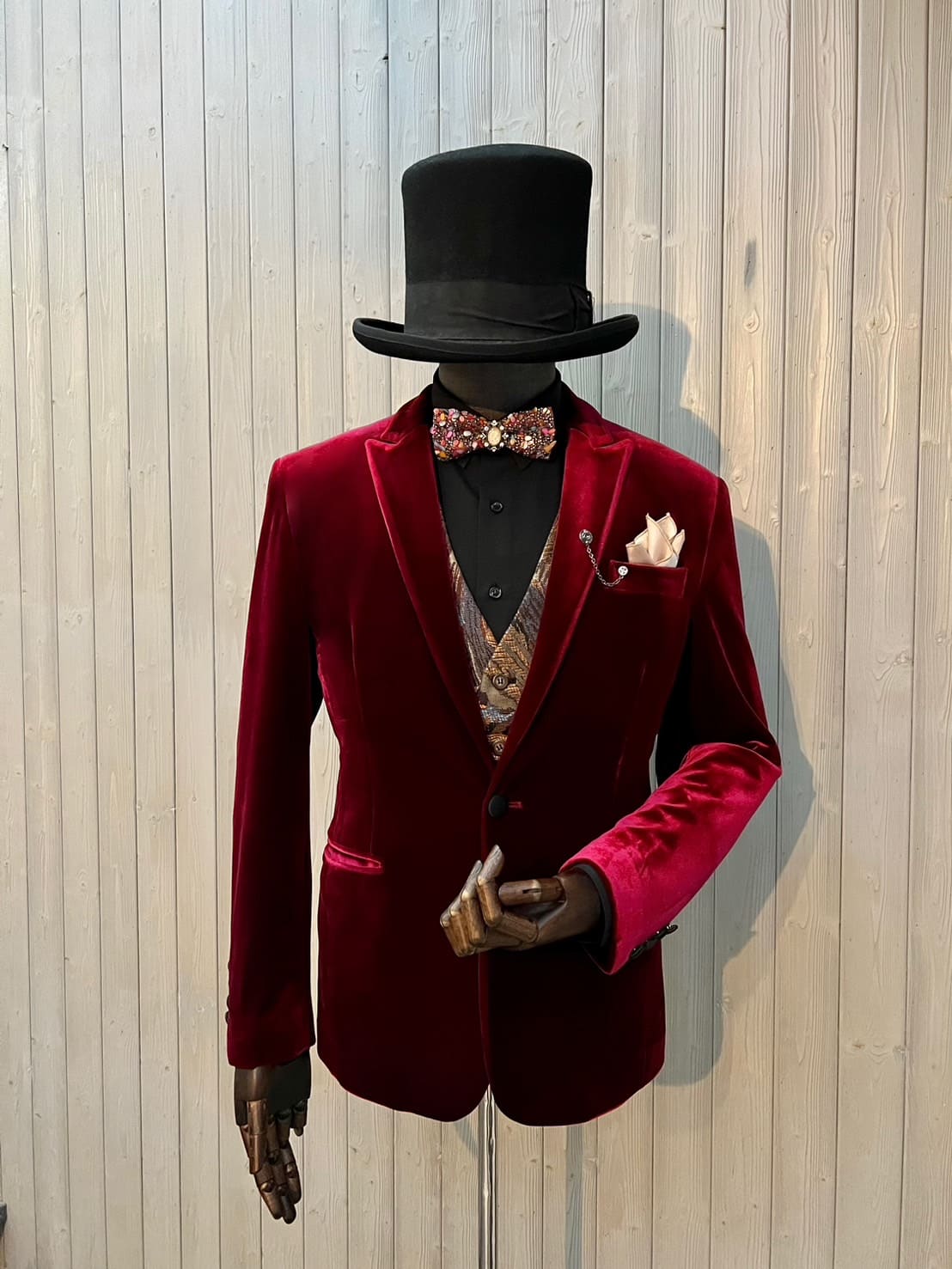 奇幻尾牙風—黑禮帽為您打造亮眼派對造型-搭配師 Joy