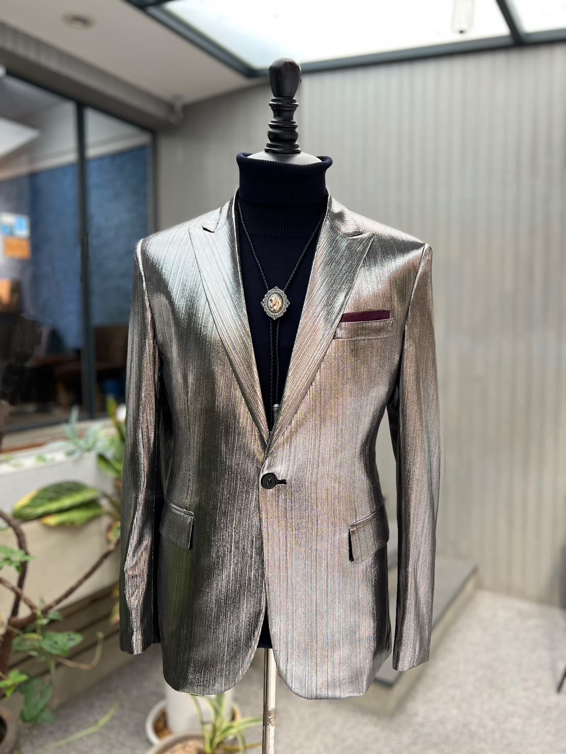 聖誕尾牙必備穿搭，黑禮帽讓您自帶Spotlight-搭配師 Joy