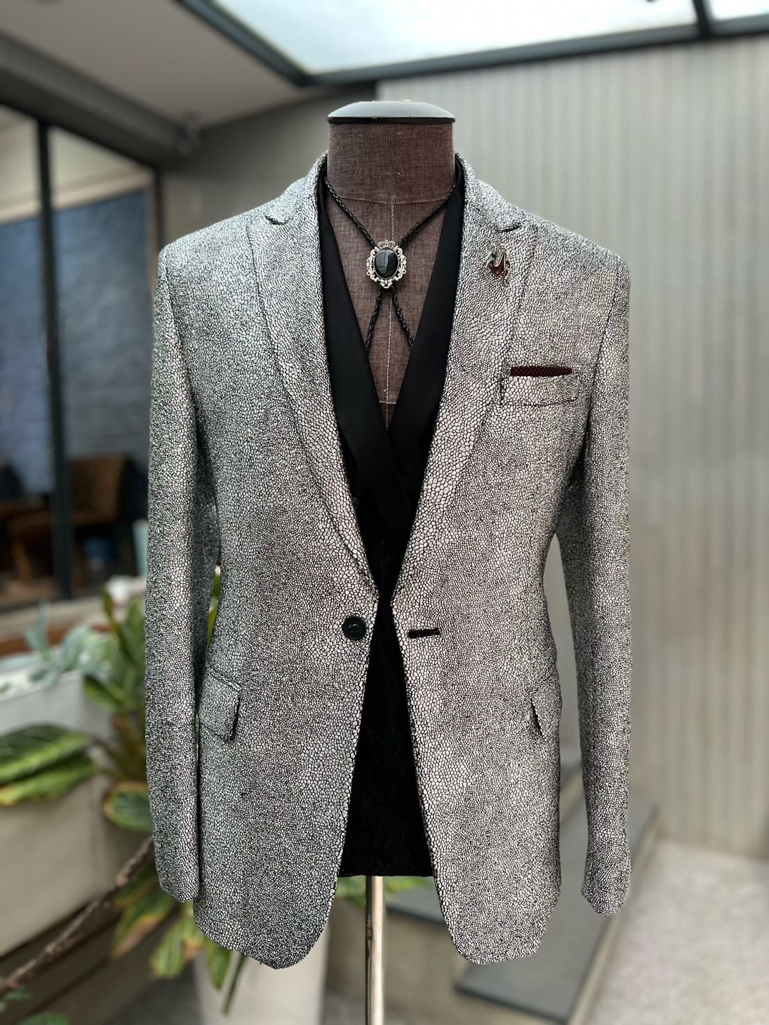 聖誕派對穿搭攻略，黑禮帽助您成為焦點-搭配師芳芳