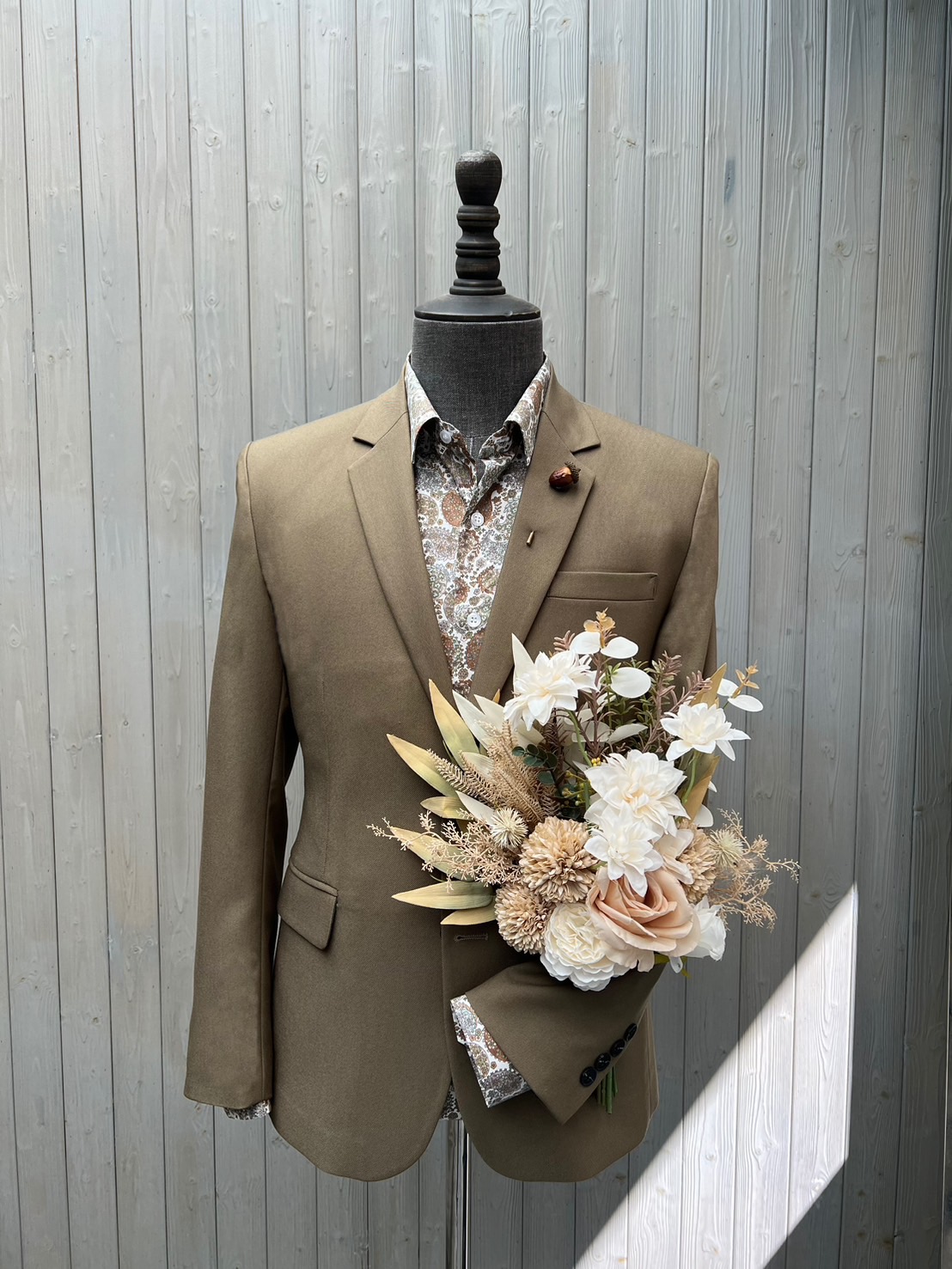 讓花襯衫為西裝搭配畫龍點睛-搭配師Joy